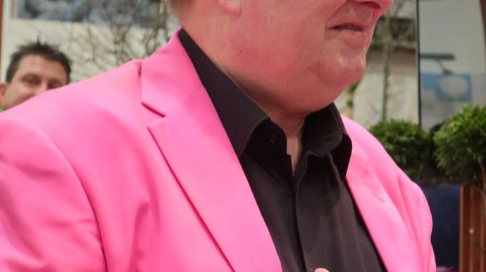 Pour Peter Cox : « La gamme des fleurs comestibles, c’est une petite réponse. Avec les saveurs, les couleurs, les atouts santé (vitamines, antioxydants…), les huiles essentielles… et les nouvelles technologies, nous encore avons tout à (ré)apprendre du rosier et de ses potentiels ». ©Odile Maillard